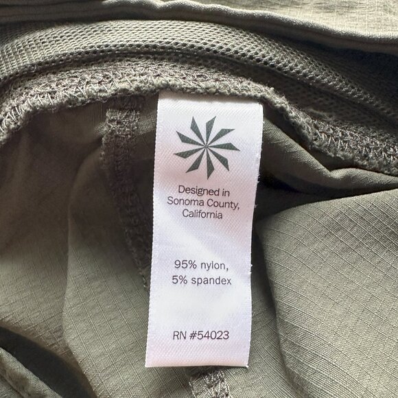 Athleta Cargo Shorts - Size 14 - army green - Picture 4 of 6